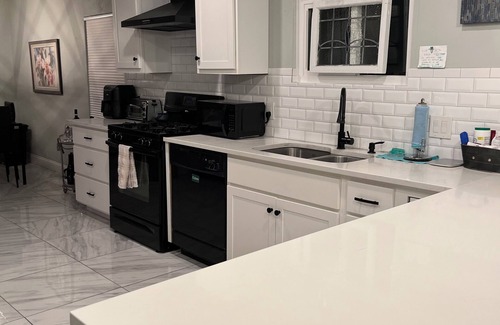 McKinney Cottage | Beautiful Cottage in Historic District, short walk to the Square.