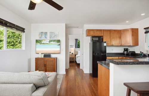Hana Cottage | Beautiful Cottage in the heart of Hana, sleeps 2 with 1bed/1bath
