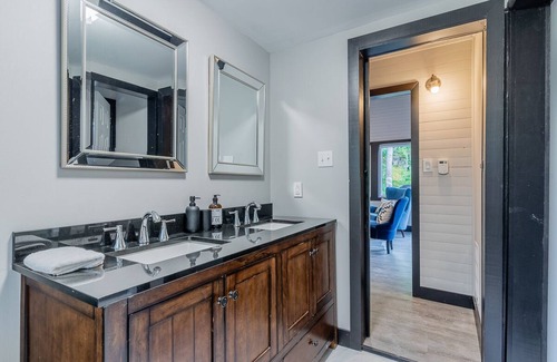 North Kawartha Cottage | Beautiful Cottage near Chandos Beach with Hot Tub