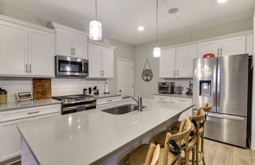 Tullahoma House | Beautiful cottage next to Tims Ford Lake
