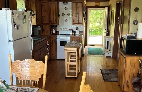 Crivitz Cottage | Beautiful cottage on Crooked Lake! Sleeps 9 comfortably.