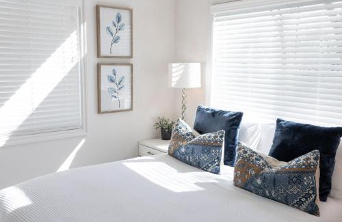 Old Southwest Apartment | Beautiful Cottage on Historic Grounds