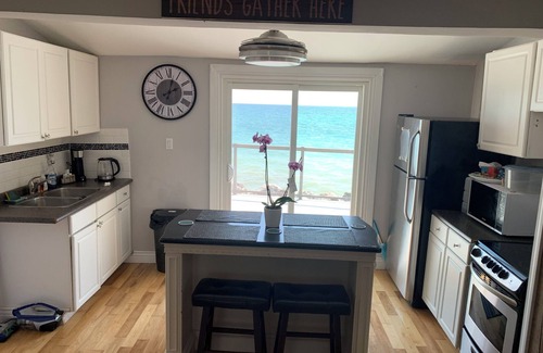 Colborne Cottage | Beautiful cottage on the Lake Ontario to spend peaceful time with loved ones