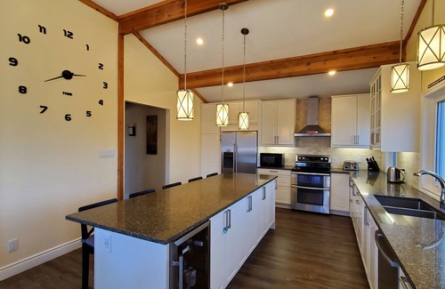 Lake of Bays Cottage | Beautiful Cottage Retreat in Huntsville, Muskoka