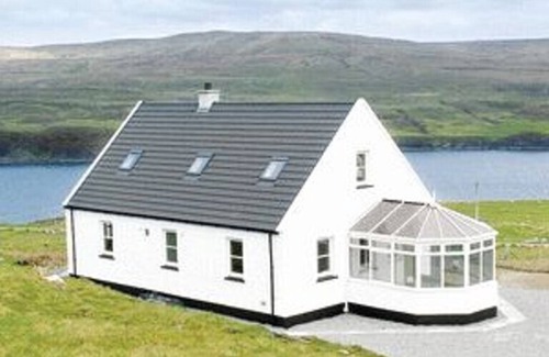Waternish Cottage | Beautiful Cottage set in natural croft land. Near to Neist Point light house.