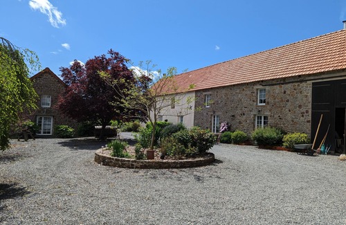 Vesly Cottage | Beautiful Cottage sleeps 6 - with shared pool & tennis 10 mins from beach.