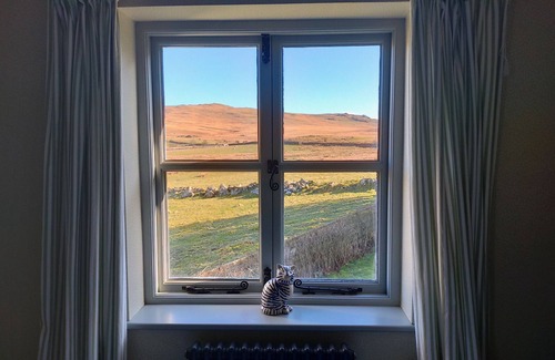 Holmrook Cottage | Beautiful Cottage, Spectacular Views - wifi, TV with Netflix, enclosed garden