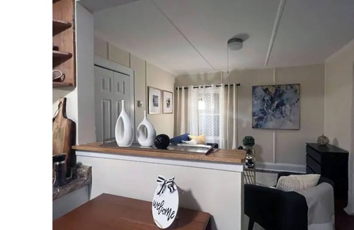 Fairview Cottage | Beautiful Cottage in Hyde Park!
