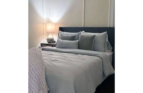 Fairview Cottage | Beautiful Cottage in Hyde Park!