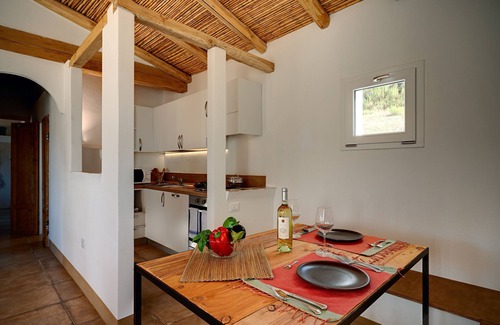Galtelli Cottage | Beautiful cottage with stunning stunning views and pool (Pira)