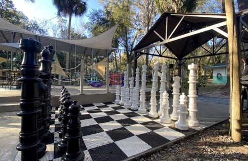 Dunnellon House | Beautiful Cottage with Fire Pit and Barbecue in Dunnellon, Florida