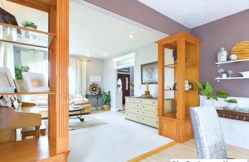 Philomath Apartment | Beautiful Country Apartment, AC, Pickleball, Billiards, Playground, Gardens