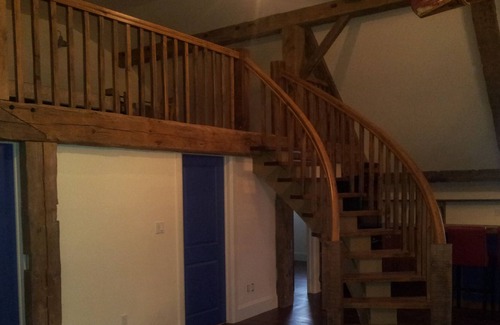 Hamilton House | Beautiful Country Barn Loft Retreat