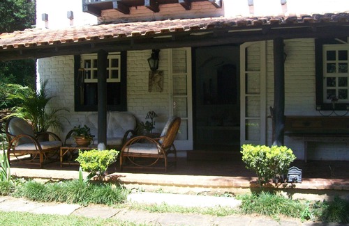Floresta House | Beautiful country house within Fazenda Centenária, 10m from the center of JF.