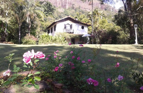 Floresta House | Beautiful country house within Fazenda Centenária, 10m from the center of JF.
