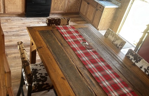 Zion Cabin | Beautiful country cabin on a natural spring creek!