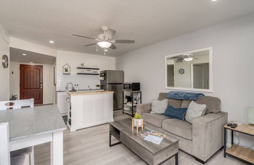 Tucson House | Beautiful Country Club Retreat!