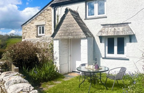 Looe Cottage | Beautiful Country Cottage