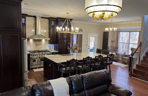 Southaven House | Beautiful Country Getaway/15 minutes From Elvis Graceland! Serene Fountain/Pool
