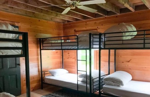 Layton House | Beautiful Country Retreat - 40 guests!