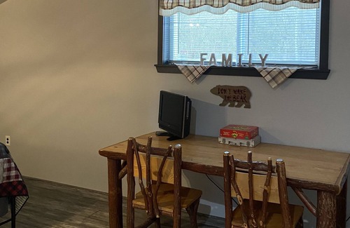 Calvin House | Beautiful country surroundings. Surrounded by beautiful mountains.