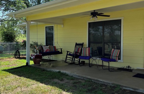 Weatherford House | Beautiful country views minutes from Weatherford, Fort Worth and wedding venues