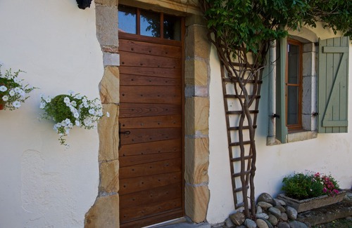 Susmiou Cottage | Beautiful countryside, 5 min walk from all amenities