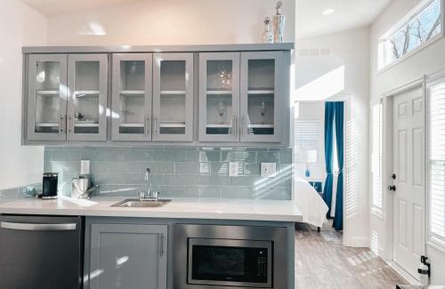 Old Southwest Apartment | Beautiful Courtyard Cottage Sapphire