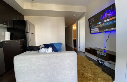 Liberty Village Condo | Beautiful Cozy 1-BR Condo unit + Balcony