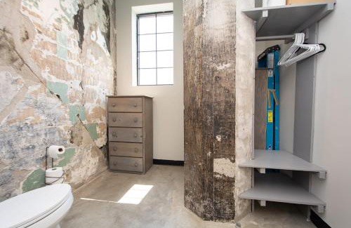 University Apartment | Beautiful Cozy 1BR Loft Ideal Location