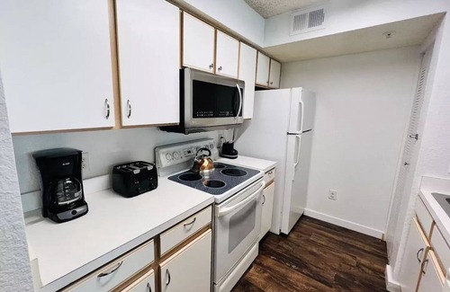 Kissimmee Apartment | Beautiful & Cozy 2 Bedrooms 2 Baths Apartment near Disney-Orlando