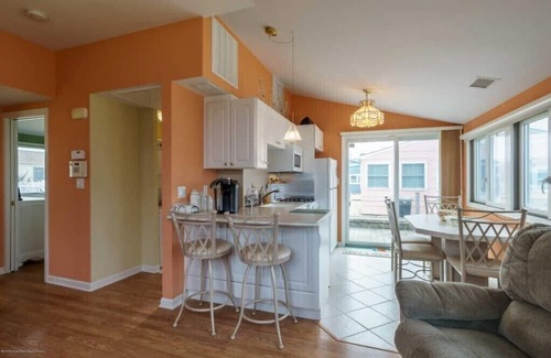 Ortley Beach Cottage | Beautiful Cozy Beach Cottage in Ocean Beach III - 8 houses from the beach!