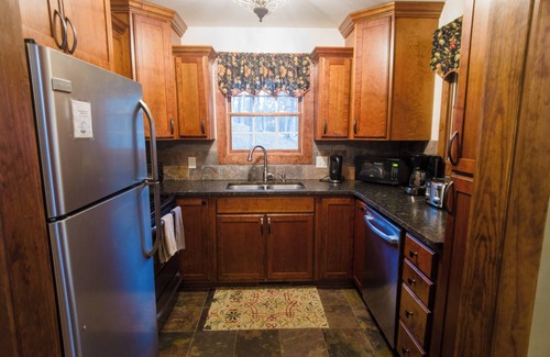Arden Cottage | Beautiful & Cozy Cottage on a Private Lake set in 20 secluded acres