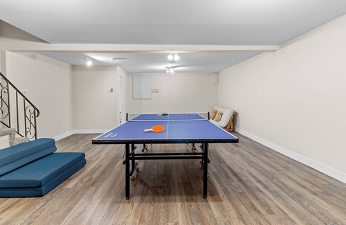 Quidi Vidi House | Beautiful & Cozy DT Home With PingPong Table