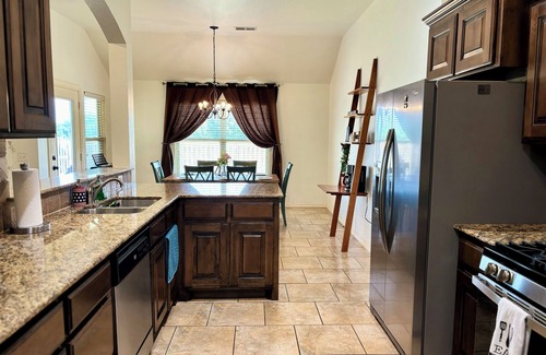 Edmond House | Beautiful Cozy Edmond Home - 4bed 2bath