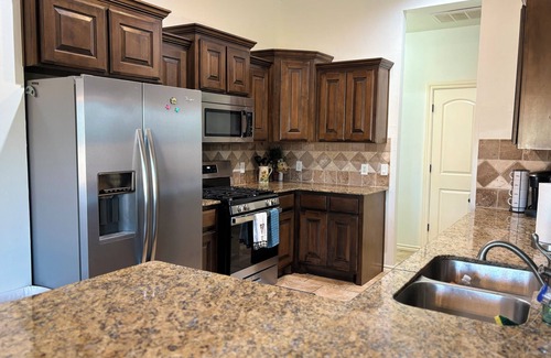 Edmond House | Beautiful Cozy Edmond Home - 4bed 2bath