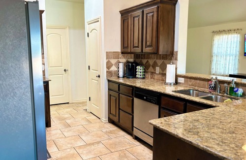 Edmond House | Beautiful Cozy Edmond Home - 4bed 2bath