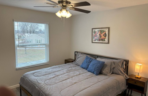 Granite City Apartment | Beautiful Cozy Family Apt Near Park