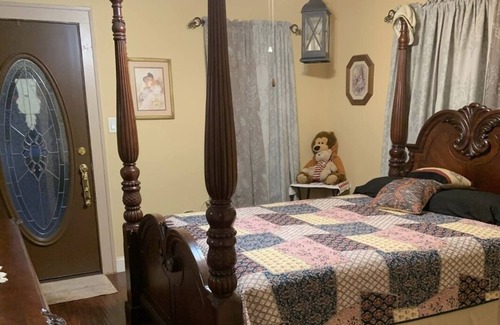 Harlingen House | Beautiful Cozy Harlingen Retreat!