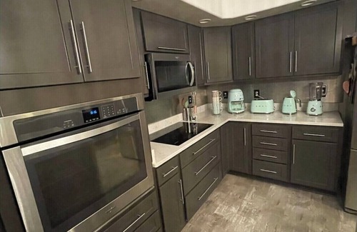 Iron Mountain House | Beautiful, cozy house in the best neighborhood