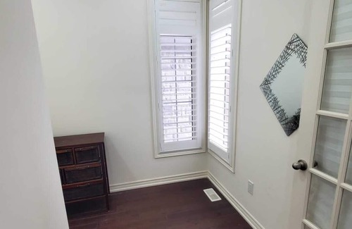 Brampton House | Beautiful, cozy, modern 4 bedroom house in the heart of Brampton