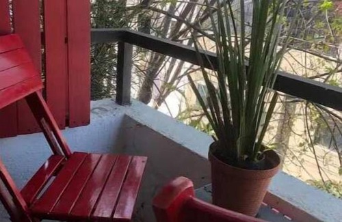 Hipodromo Apartment | Beautiful cozy studio in La Condesa on a private street nice & quiet w/balcony.n