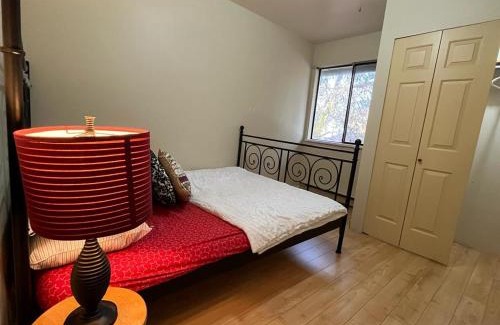 Fleetwood House | Beautiful Cozy Private Room in Surrey (60% Off- Year End Discount)
