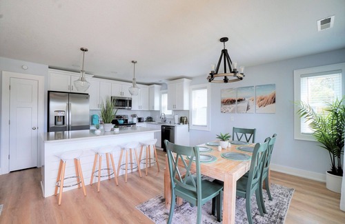 Colington House | Beautiful & Cozy OBX Getaway! Centrally located with EV charger.