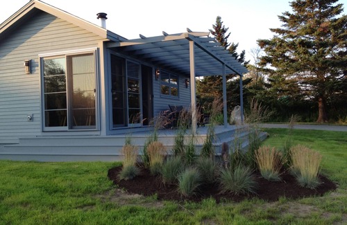 Seawall Cottage | Beautiful Cozy Renovated Cottage on Ocean at Seawall, Southwest Harbor