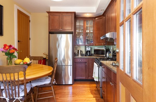 Kitsilano House | Beautiful, cozy & very clean 3BR in Posh Kitsilano, a must!