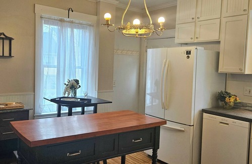 Bangor House | Beautiful, Cozy Victorian B & B in historic Bangor with WiFi and AC