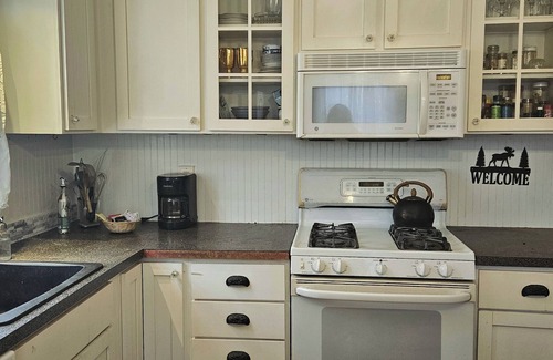 Bangor House | Beautiful, Cozy Victorian B & B in historic Bangor with WiFi and AC