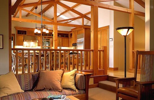 Hayward Cabin | Beautiful Craftsman Style Lake Home