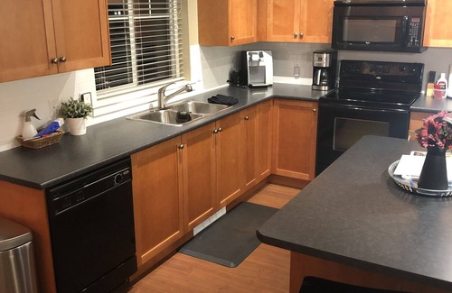 Lindell Beach Cottage | Beautiful Cultus Lake Cottage/sleeps10/3 BD+flex/3 bath/pool/hot tub/gym/theatre